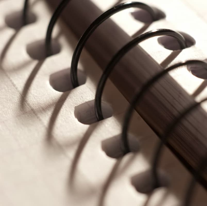 Spiralbindung mit einer Kunststoffspirale